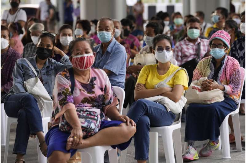 Tajlanda shtrëngon masat ndërsa rastet ditore kalojnë 10,000